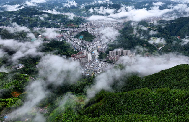 湖南桂东 云瀑 城 森林环抱 恍若仙境