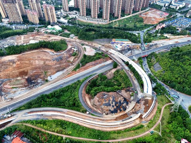 高速公路  交通建设  高温  酷暑  投资