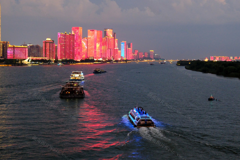 夜游湘江