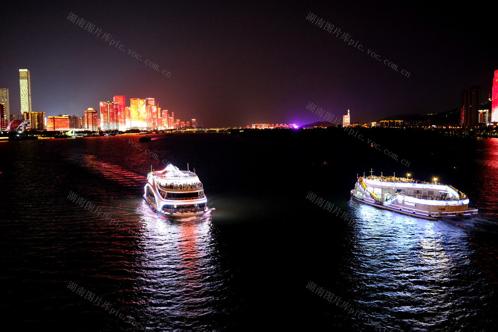 夜游湘江