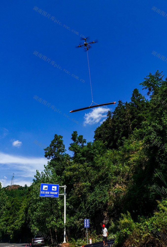 无人机助力抗旱