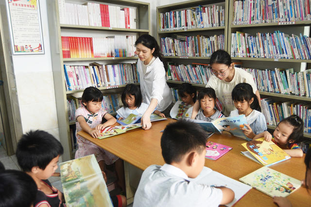 嘉禾：农家书屋   乐享暑假