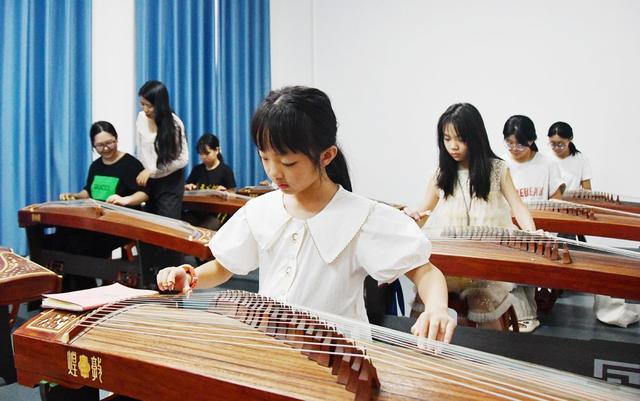  暑期公益培训学艺忙