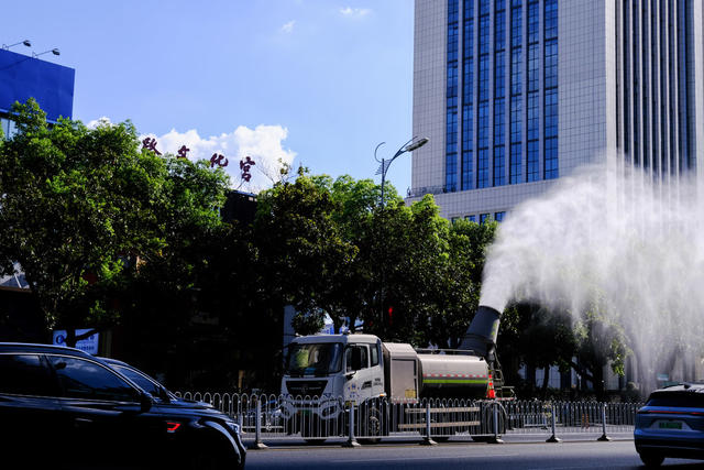 洒水降温
