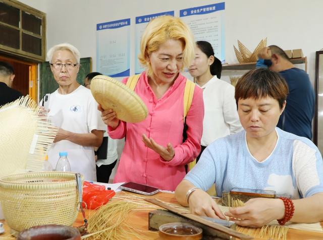“土味”产品成乡村游新卖点