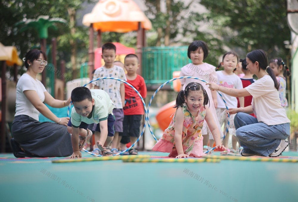暑假、幼儿、托管、民生、看护难