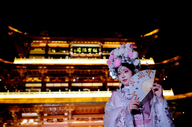 夜游杜甫江阁