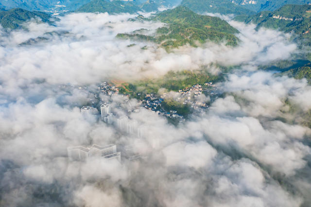 云雾  乡村  吉首  山峰