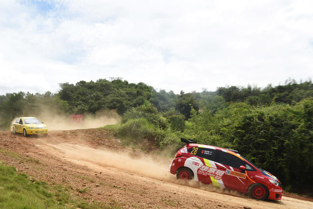 临武：汽车拉力赛  速度与激情