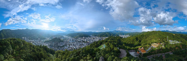 湖南桂东 “山” 县城