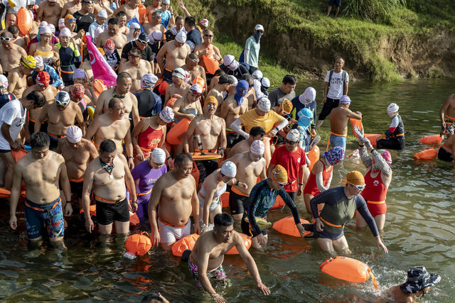 千名泳健  畅游沅江