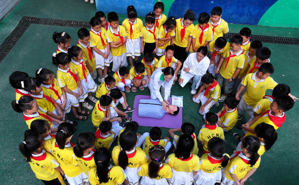 “世界急救日”志愿者 小学生 校园