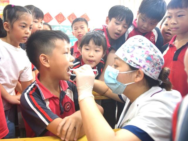 爱牙护牙 健康生活