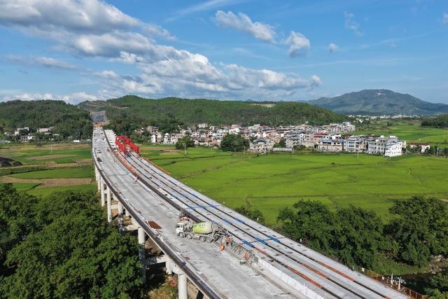 湖南道县：零道高速建设正酣