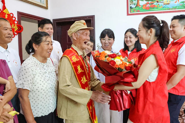 临武： 致敬英雄 情暖老兵