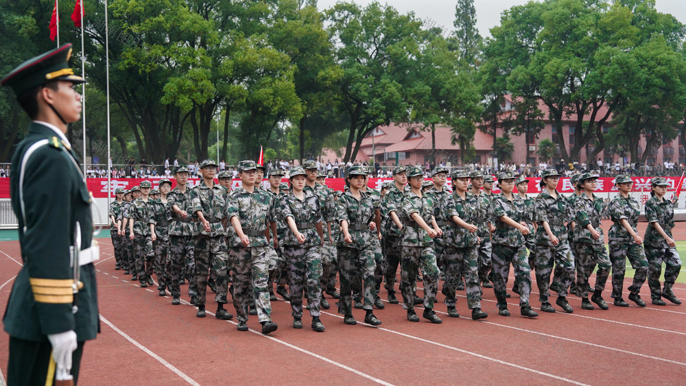 军训，开学典礼