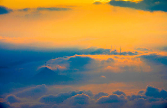 云海  风电场