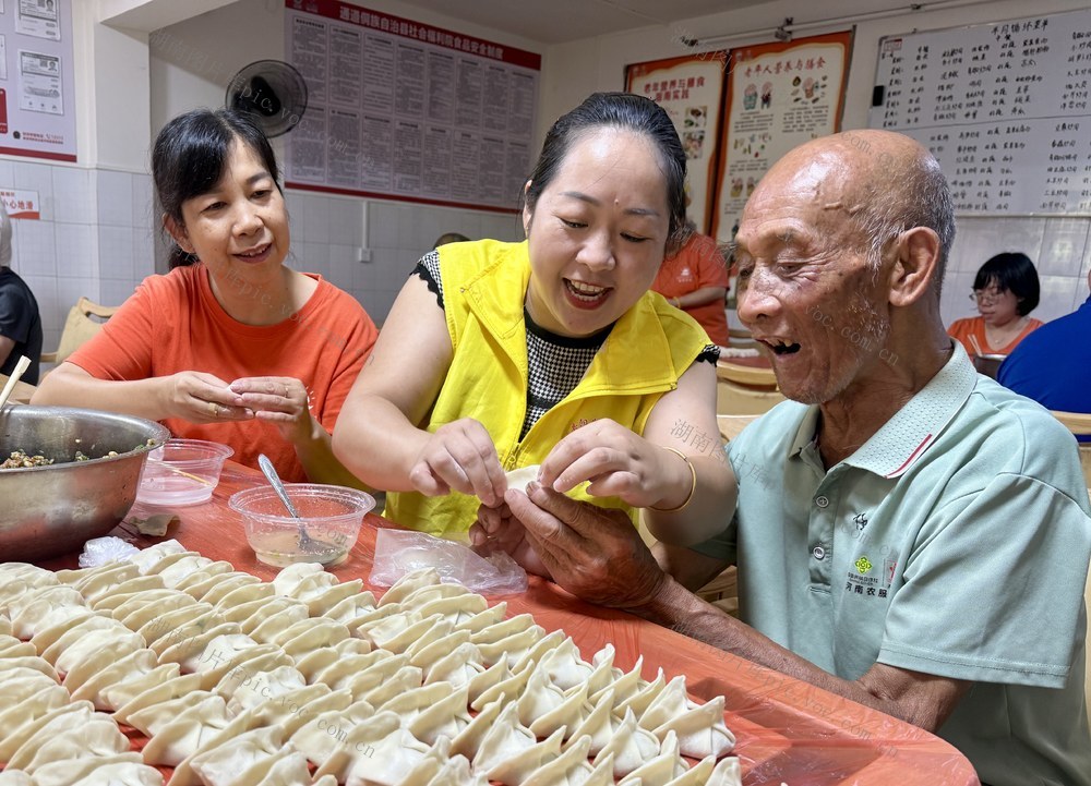 情暖福利院
