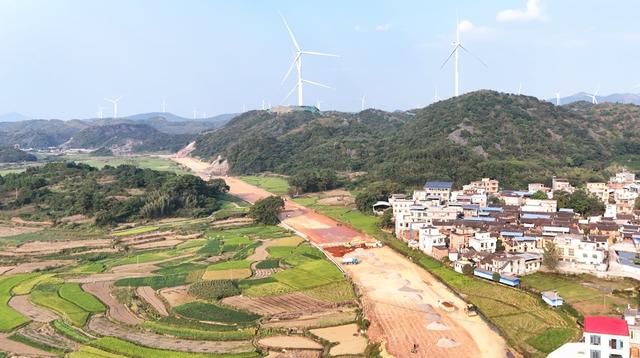 重点工程   快马加鞭