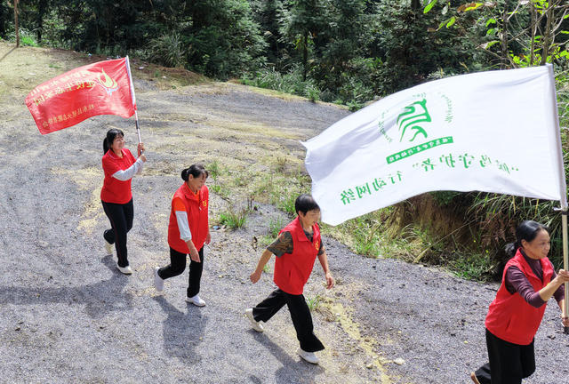 湖南桂东 志愿力量 护航 千年鸟道 