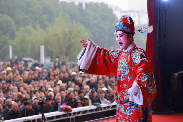 花鼓戏   非遗  传承   文化   市民  社会  娱乐   群众  村民   人民   经济  文旅   强国    