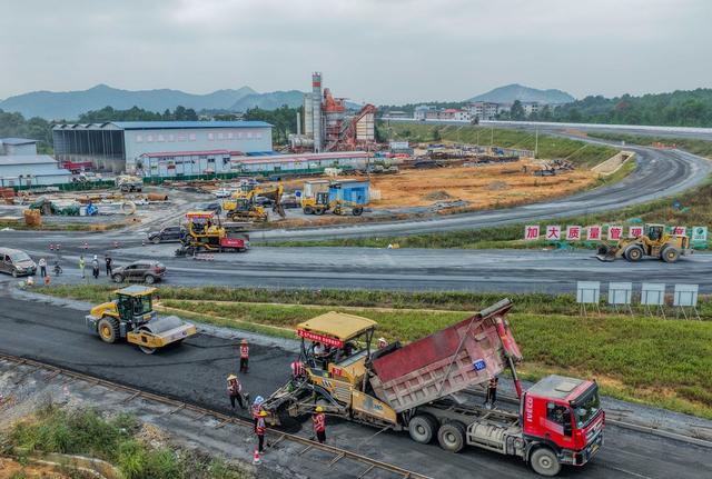 湖南道县：零道高速加速推进