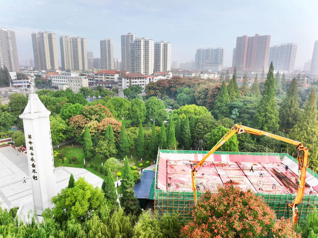 国庆节  中秋节  长假  烈士陵园升级改造  建设者  坚守岗位