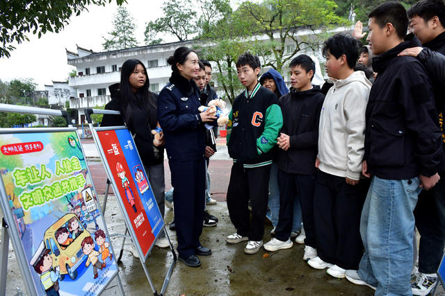 普法 校园 学生 关工委 护航