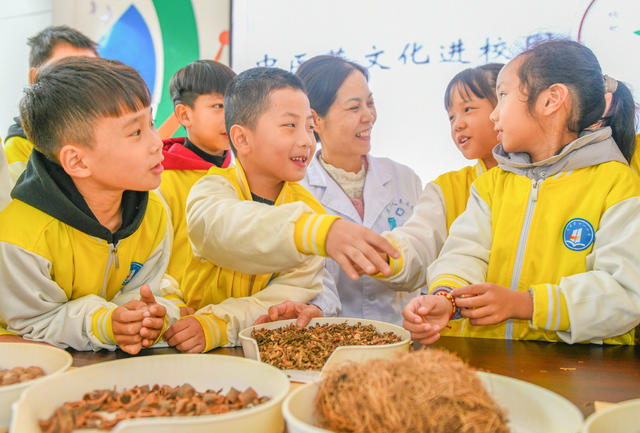 湖南道县：体验中医药文化