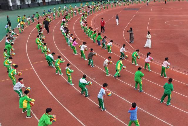 土家族 大课间  锻炼 课后延时  跑操 体育  健康   砂子坳  小学  学生