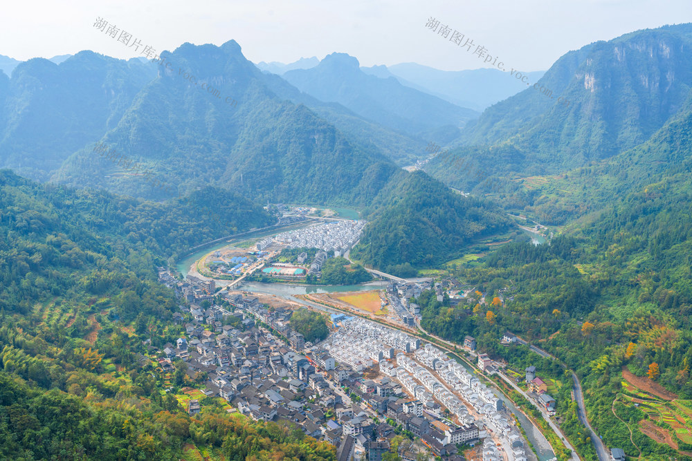乡村建设    矮寨新颜    秋意浓郁