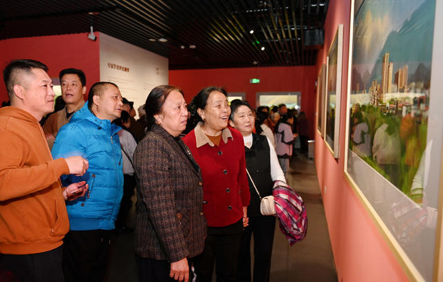  画展 美术 作品 展览 黃铁山 美术馆 观展 参观 观众 市民 文化 艺术  画家 水彩画