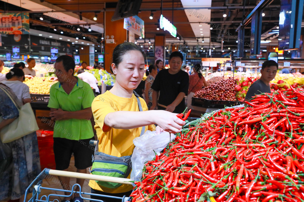 节假  市场  供应  货丰  价稳