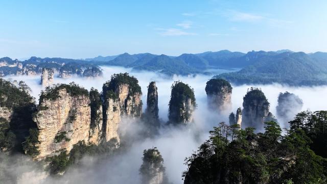 张家界  云海  游人