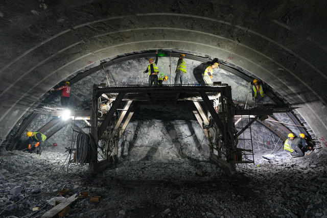 高铁建设 邵永高铁 基建 隧道