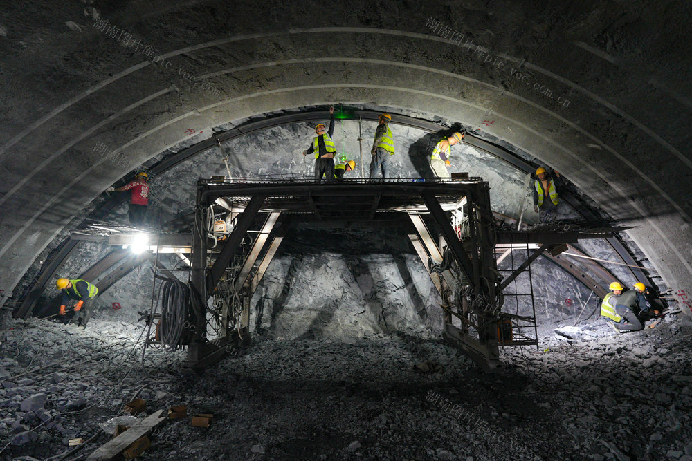 高铁建设 邵永高铁 基建 隧道