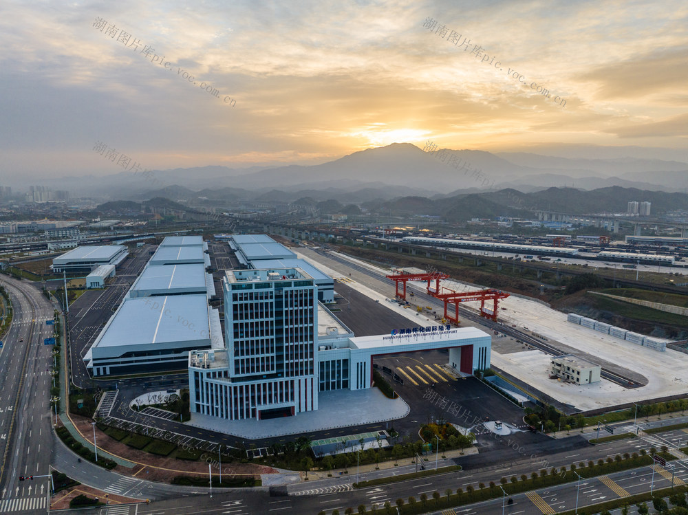 国际贸易，怀化，西部，陆海新通道