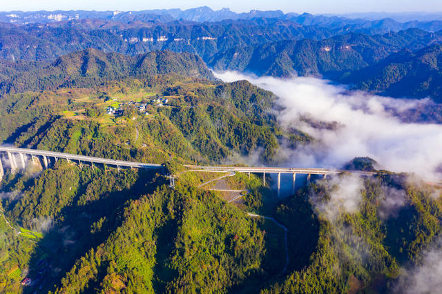 乡村  田园  山林  高速  云海  湘西  