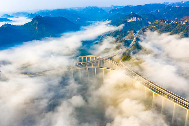 云海 高速  公路  村庄  湘西  