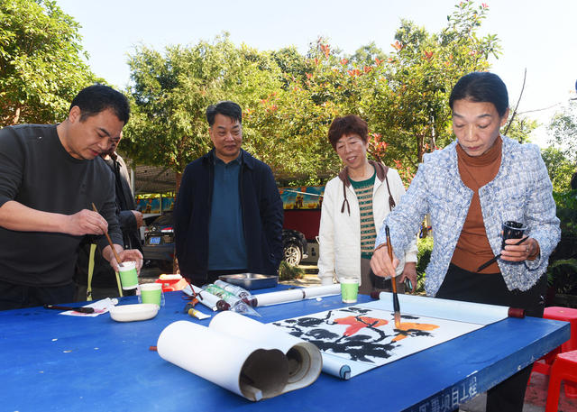 嘉禾：银龄书画进乡村