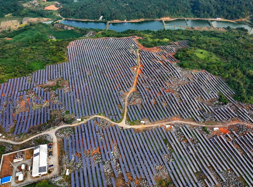 光伏 发电 助力 乡村 振兴