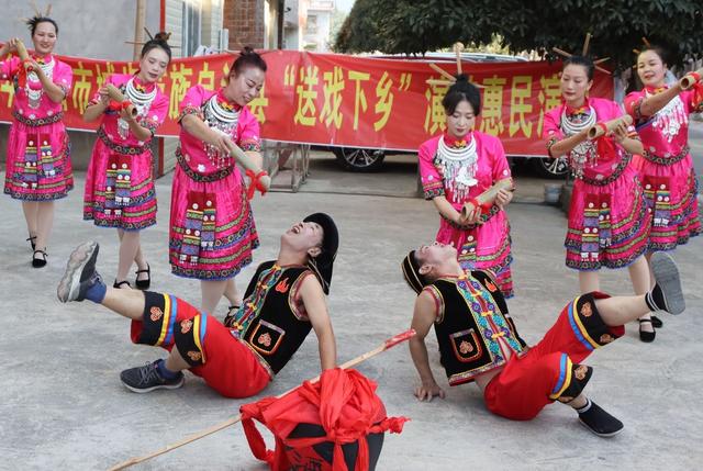 送戏下乡 城步 农村群众 家门口 看戏