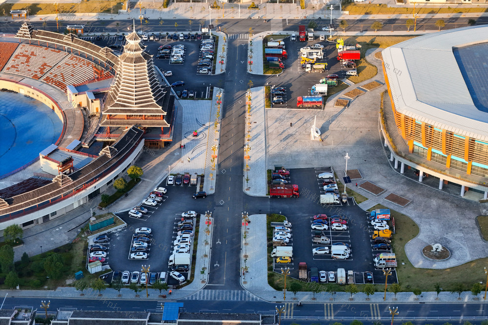 民生、社会、停车场、城市温度、停车难