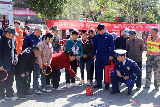 消防  进农村 寄教于乐 体验 游园会 互动 安全意识 宣传