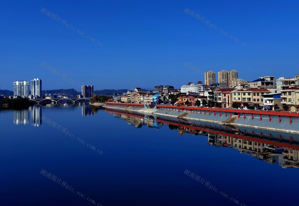 湖南麻阳：一湾碧水守护苗乡生态之美