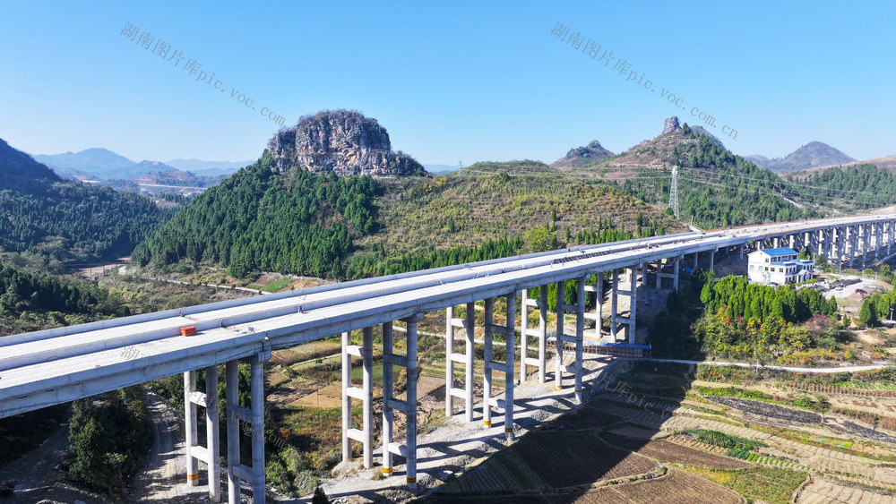 桂新高速  风景  壮美  靓丽  促发展