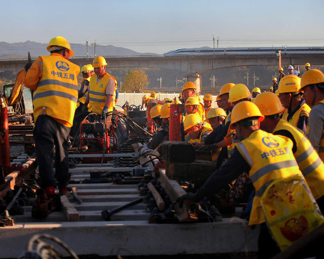 怀化国际陆港铁路专用线正式接轨 
