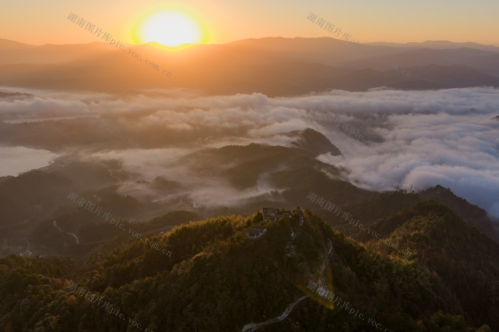 日出 云海 秋色