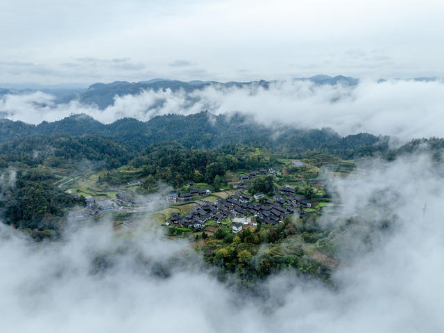 家庭村 苗寨 云雾