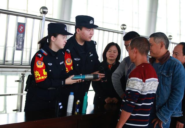 怀化铁警“消防宣传月”里说安全